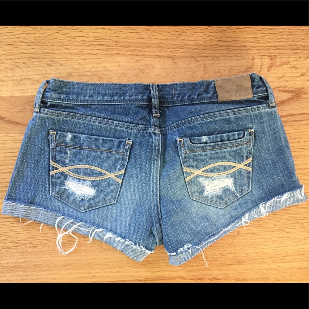 Abercrombie & Fitch Blue Denim Women Shorts - Picture 2 of 4